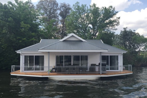 Prive Houseboat