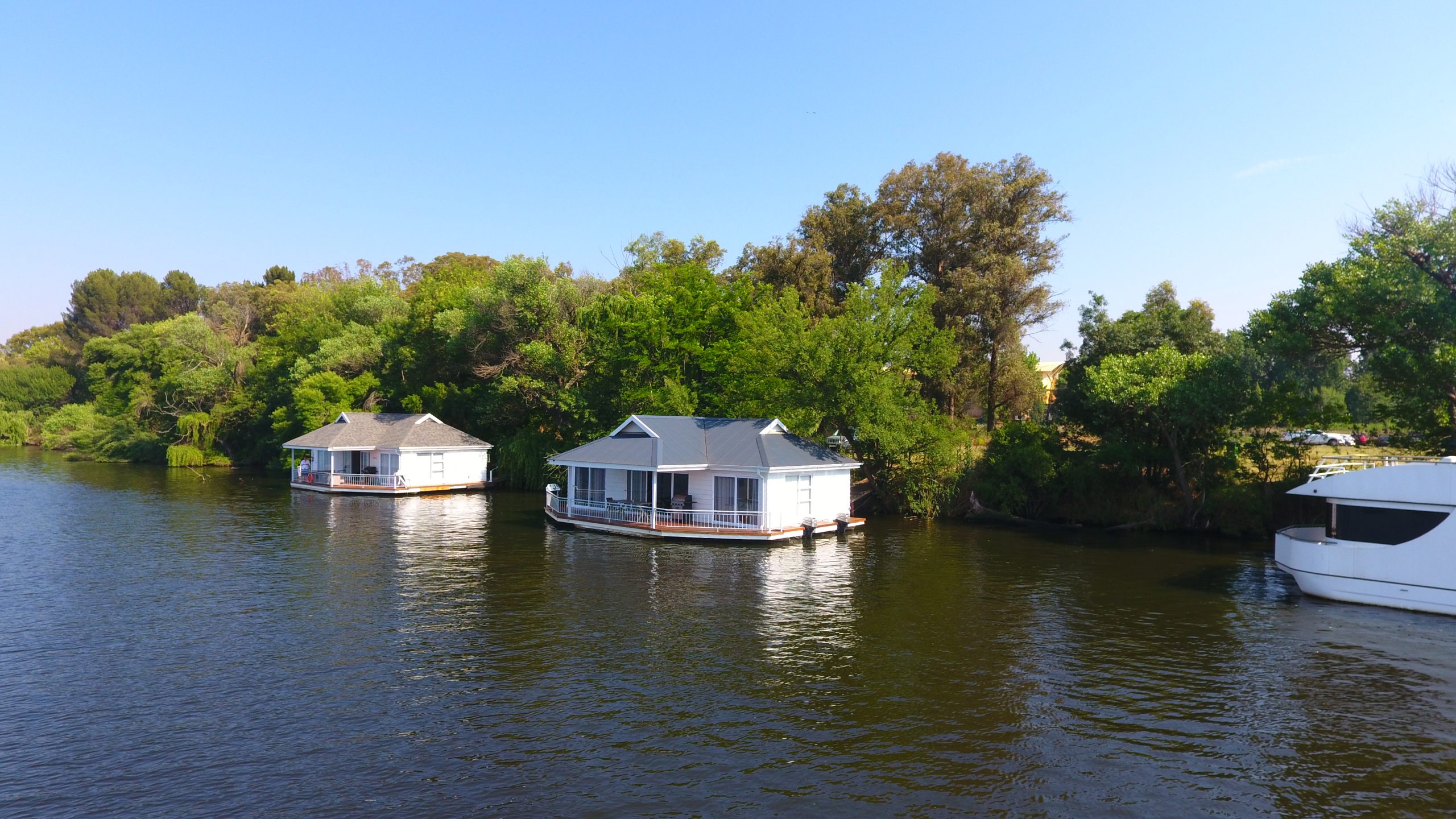 Priv Houseboats Vaal River Self catering Accommodation Priv Houseboats Vaal River Self catering Accommodation