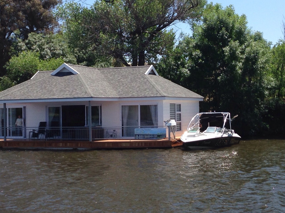 houseboat-accommodation-in-the-vaal-triangle